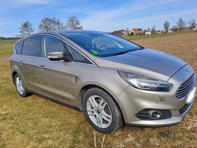 Gebraucht Ford S-MAX Titanium 179 PS (131 kW) 2017 Beige Van / Kleinbus