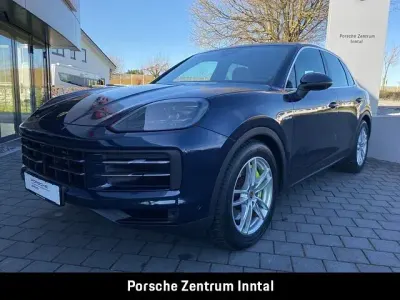 Gebraucht Porsche Cayenne E-Hybrid 470 PS (345 kW) 2024 Algarveblaumetallic SUV