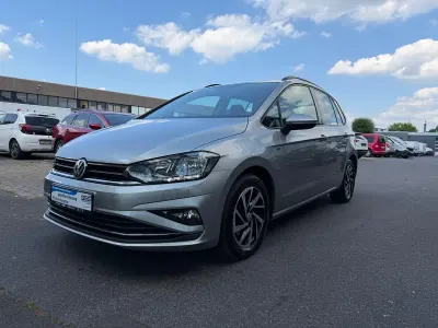 Używany VW Golf Sportsvan Join 131 KM (96 kW) 2018 Srebrny Minivan