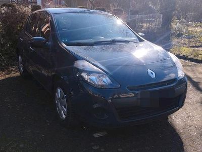 Gebraucht Renault Clio III 75 PS (55 kW) 2012 Kleinwagen