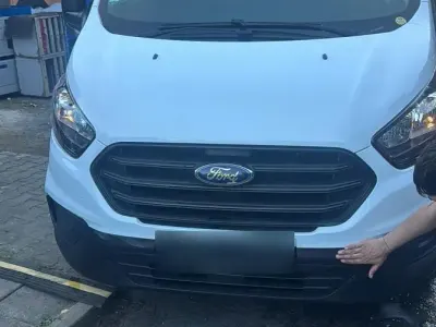 Gebraucht Ford Transit Custom 101 PS (74 kW) 2018 Weiß Van / Kleinbus