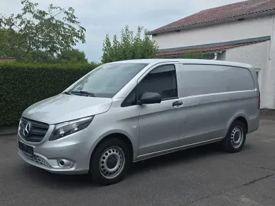 Gebraucht Mercedes Vito 163 PS (119 kW) 2020 Silber Van