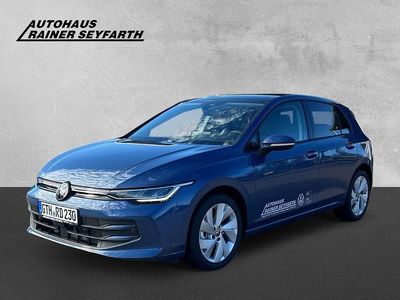 Blau Gebraucht 2024 VW Golf VIII Life Limousine | 24.490 € (Fairer Preis)