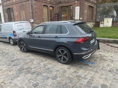 Grau Gebraucht 2024 VW Tiguan Elegance SUV | 24.900 €