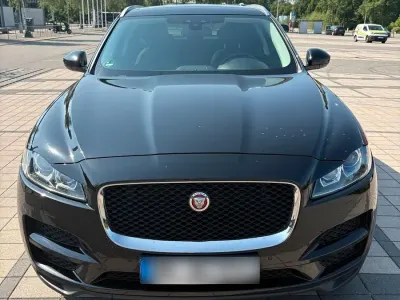 Gebraucht Jaguar F-Pace Pure 179 PS (131 kW) 2017 Schwarz SUV