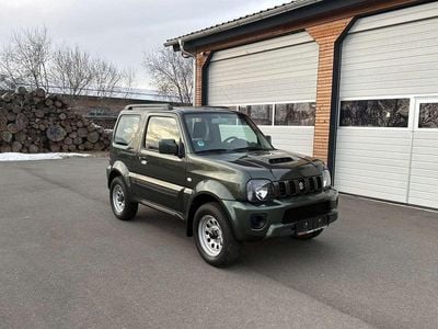 Grau Gebraucht 2015 Suzuki Jimny Comfort SUV | 18.900 € (Etwas zu teuer)