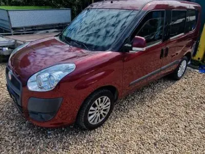 Gebraucht Fiat Doblò Emotion 95 PS (69 kW) 2010 Rot Van / Kleinbus
