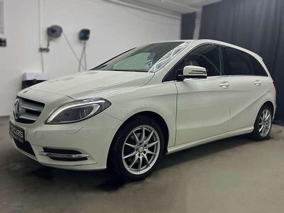 Gebraucht Mercedes B180 122 PS (89 kW) 2012 Weiß Van / Kleinbus