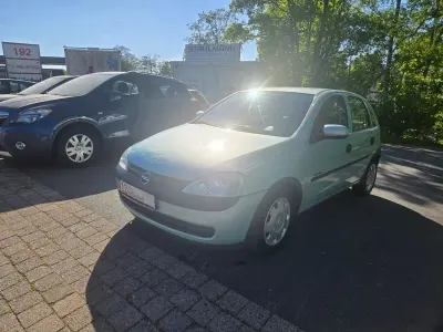 Second-hand Opel Corsa Comfort 90 CP (66 kW) 2001 Verde Hatchback