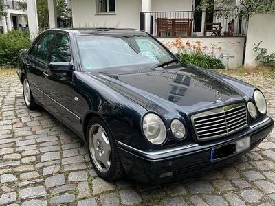 Gebraucht Mercedes E420 279 PS (205 kW) 1996 Blau Limousine