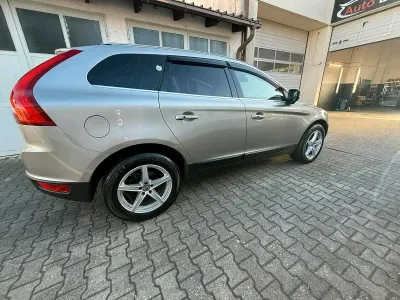Gebraucht Volvo XC60 163 PS (119 kW) 2011 Silber SUV