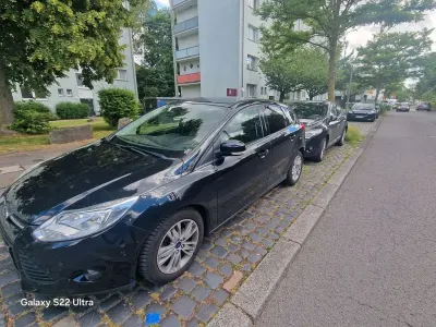 Gebraucht Ford Focus SYNC Edition 125 PS (91 kW) 2014 Schwarz Limousine