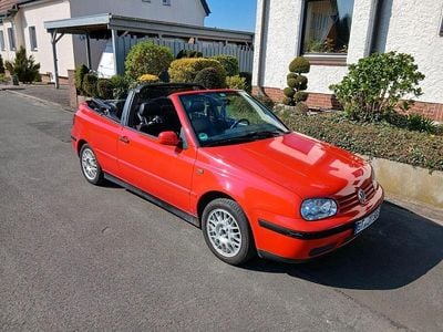 Second-hand VW Golf Cabriolet Edition 101 CP (74 kW) 1998 Roșu Cabrio