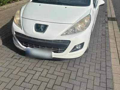 Gebraucht Peugeot 207 CC 109 PS (80 kW) 2009 Weiß Cabrio