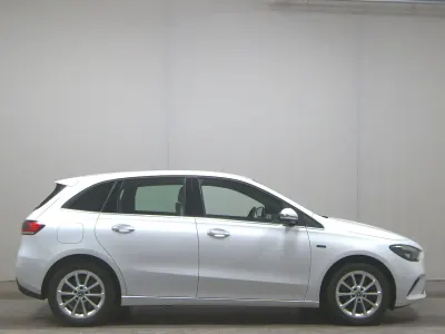 Gebraucht Mercedes B250e Style 160 PS (117 kW) 2021 Weiss Kleinwagen