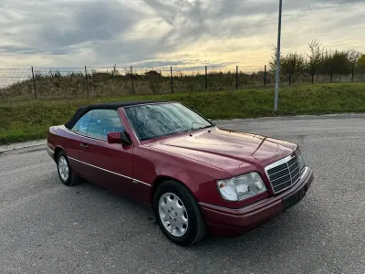 Gebraucht Mercedes E220 Sportline 150 PS (110 kW) 1993 Rot Cabrio