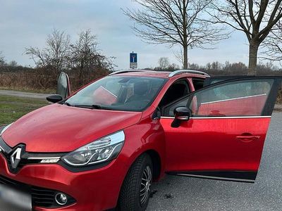 Rot Gebraucht 2015 Renault Clio GrandTour Kombi | 8.200 €