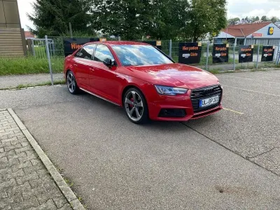Gebraucht Audi A4 Sport 190 PS (139 kW) 2018 Rot Limousine