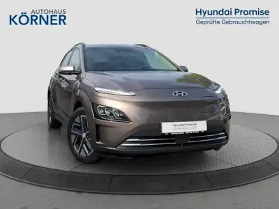Gebraucht Hyundai Kona Trend 100 kW (136 PS) 2022 Bronze SUV