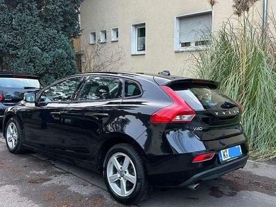 Gebraucht Volvo V40 Momentum 150 PS (110 kW) 2014 Schwarz Limousine