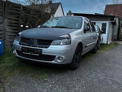 Second-hand Renault Clio II 75 CP (55 kW) 2005 Argintiu Hatchback
