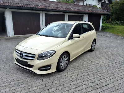 Käytetty Mercedes 180 109 HP (80 kW) 2016 Peessi Sedan