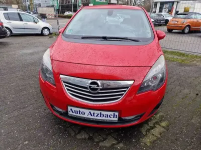 Gebraucht Opel Meriva 110 PS (80 kW) 2010 Classic rot Van / Kleinbus