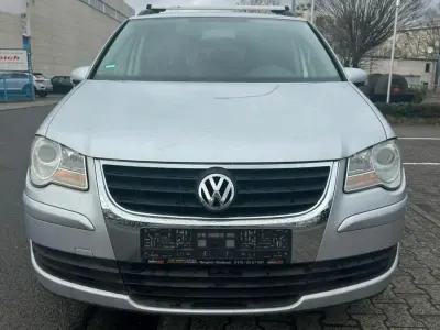 Gebraucht VW Touran 105 PS (77 kW) 2007 Silber Van / Kleinbus