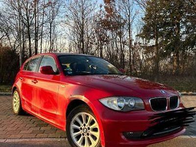 Gebraucht BMW 116 122 PS (89 kW) 2009 Rot Kleinwagen