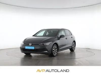 Gebraucht VW Golf VIII Active 150 PS (110 kW) 2021 Delfingrau (metallic) Limousine