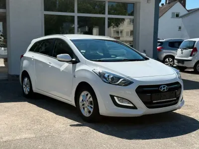 Gebraucht Hyundai i30 Trend 110 PS (80 kW) 2016 Weiß Kombi