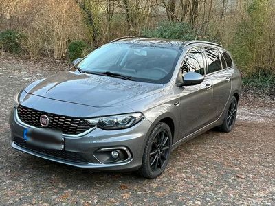 Gebraucht Fiat Tipo 120 PS (88 kW) 2014 Grau Kombi