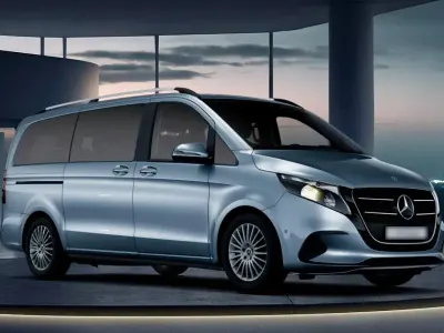 Gebraucht Mercedes V220 163 PS (119 kW) 2025 Silber Van / Kleinbus