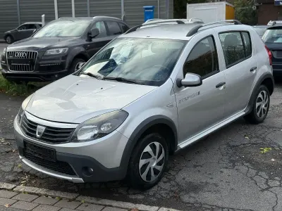 Używany Dacia Sandero Stepway 68 KM (50 kW) 2010 Srebrny Hatchback