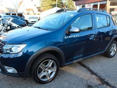Gebraucht Dacia Sandero Celebration 90 PS (66 kW) 2019 Blau Limousine