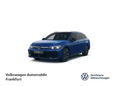 Gebraucht VW Passat R-line 272 PS (200 kW) 2025 Reef blue metallic/grenadillsc Kombi
