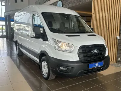 Gebraucht Ford Transit Trend 131 PS (96 kW) 2025 Weiß Van / Kleinbus