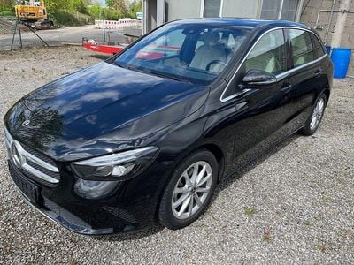 Usata Mercedes B200 163 CV (119 kW) 2022 Nero Monovolume