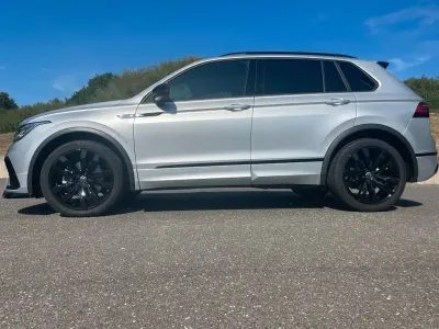 Gebraucht VW Tiguan R-line 200 PS (147 kW) 2024 Silber SUV