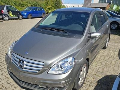 Mercedes B200