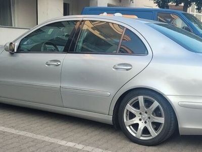Mercedes E240