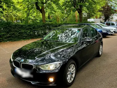 Gebraucht BMW 320 184 PS (135 kW) 2014 Schwarz Limousine