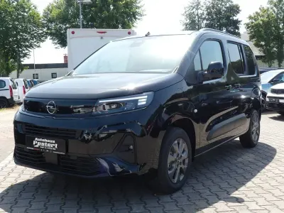 Neu Opel Combo Style 131 PS (96 kW) 2025 Schwarz Van / Kleinbus