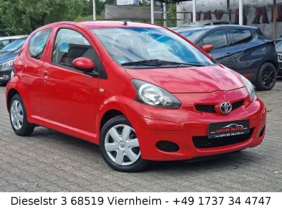 Gebraucht Toyota Aygo Cool 68 PS (50 kW) 2010 Rot Kleinwagen