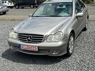 Mercedes C200