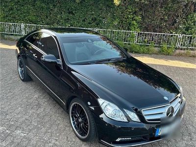 Gebraucht Mercedes E250 204 PS (150 kW) 2009 Schwarz Coupé