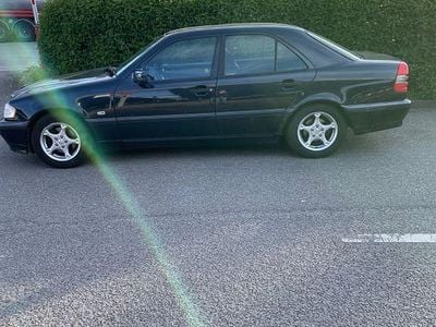 Usata Mercedes C180 122 CV (89 kW) 1998 Nero Berlina