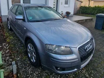 Gebraucht Audi A3 Ambiente 150 PS (110 kW) 2005 Blau Kleinwagen