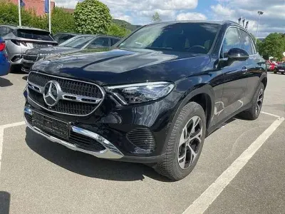 Używany Mercedes GLC300e Avantgarde 333 KM (244 kW) 2024 Czarny