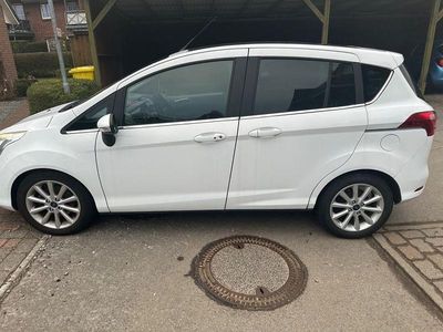 Weiß Gebraucht 2016 Ford B-MAX Titanium Van / Kleinbus | 11.700 € (Fairer Preis)